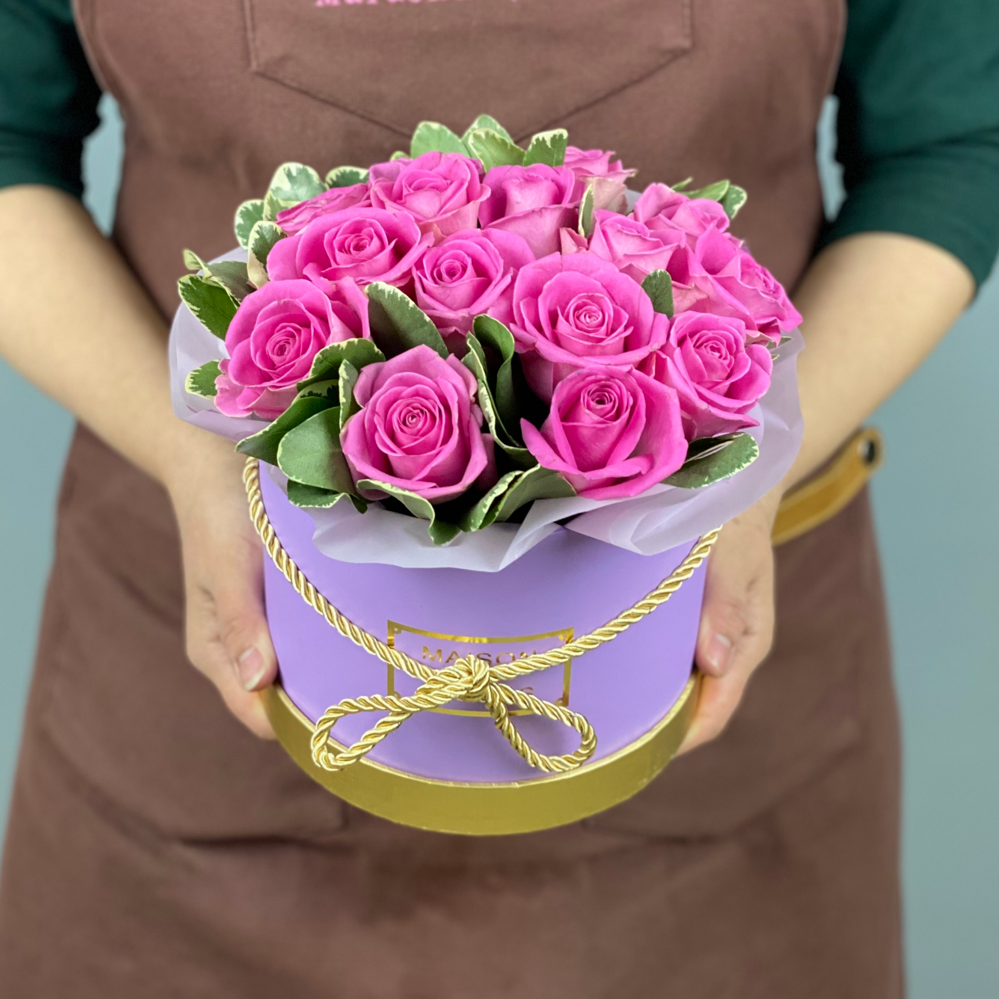 Разноцветный букет роз в шляпных коробках. Флоренция Ярославль цветы. 15 Кенийских роз. Цветы с доставкой Ярославль.