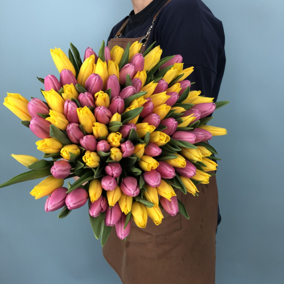 Букет цветов 101 тюльпан